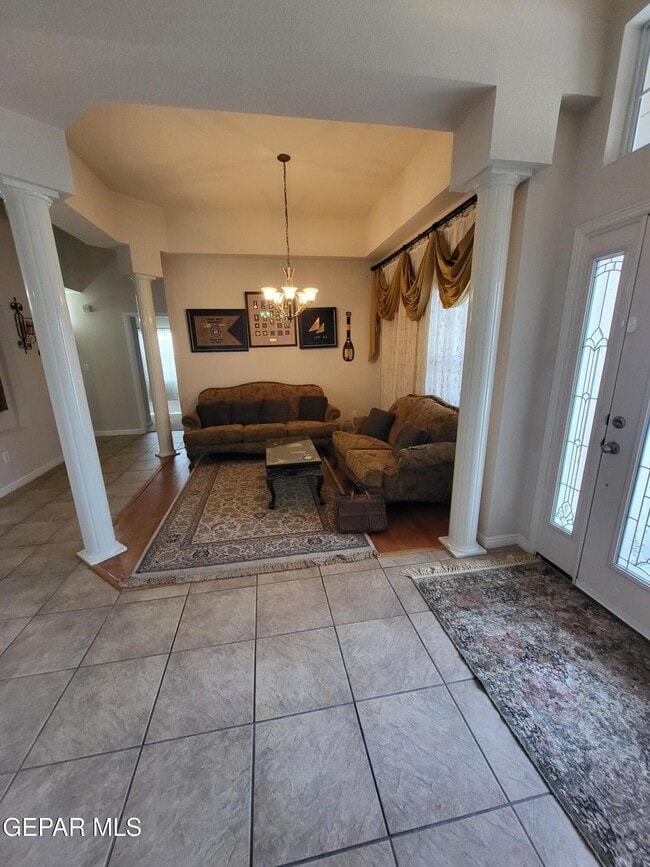 Building Photo - 6354 Franklin View Dr