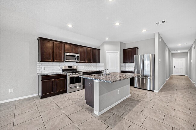 Building Photo - 29615 Breakwater Dr