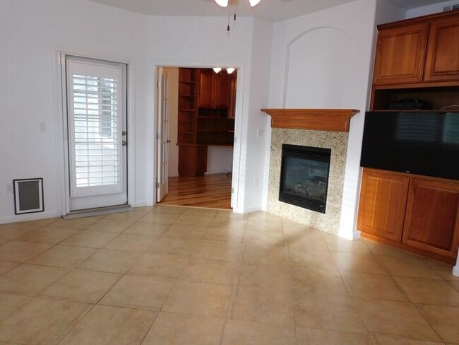 Building Photo - 14178 Sun Blaze Loop Unit D