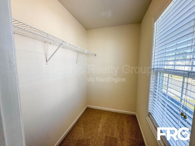 Building Photo - 1021 Jade Ln