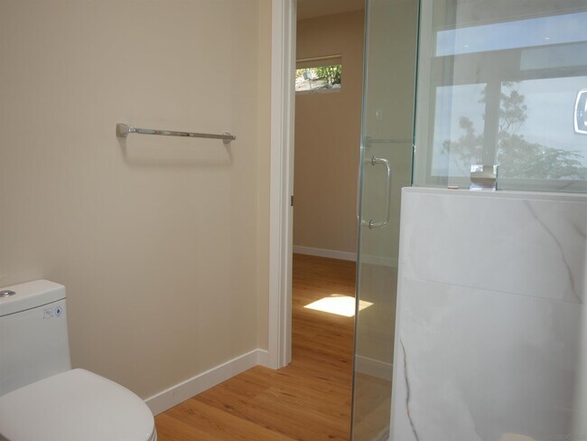 Building Photo - 1637 Kearsarge Rd