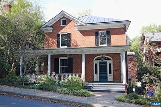 Building Photo - 423 2nd St NE