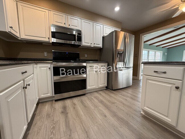 Building Photo - Beautiful County Setting