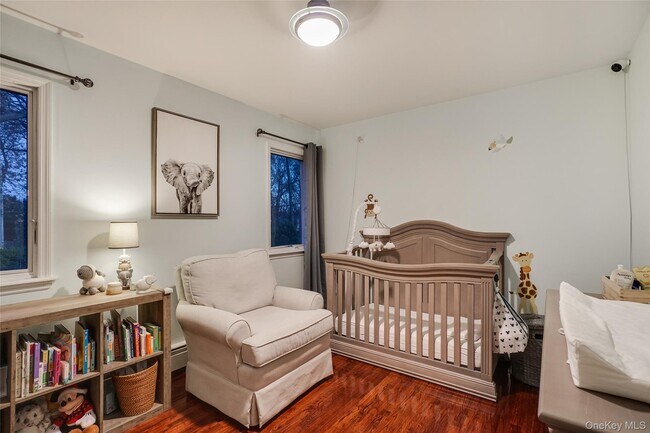 Building Photo - 1041 Glen Cove Ave