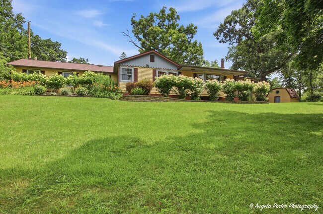 Building Photo - 38624 N Miller Rd
