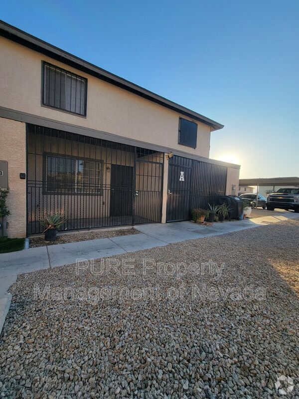 Building Photo - 3520 Rio Robles Dr