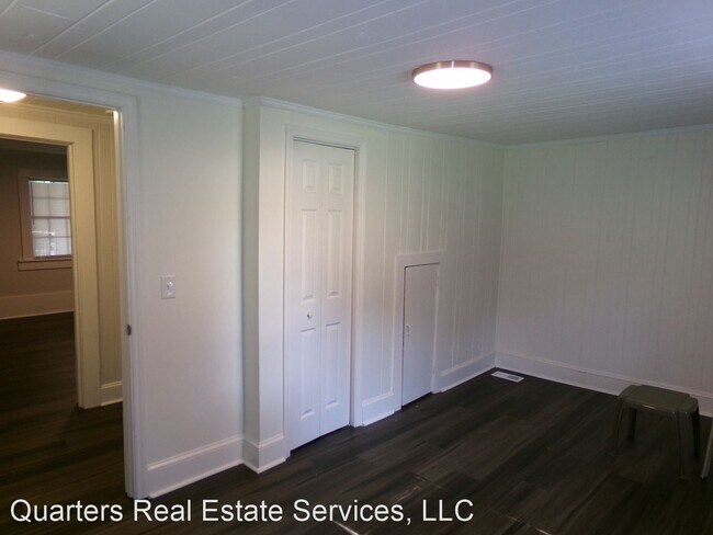 Building Photo - 2 br, 1 bath House - 780 S Peace Haven Road