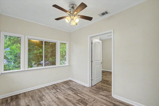 Building Photo - Downtown 2 bedroom Condo