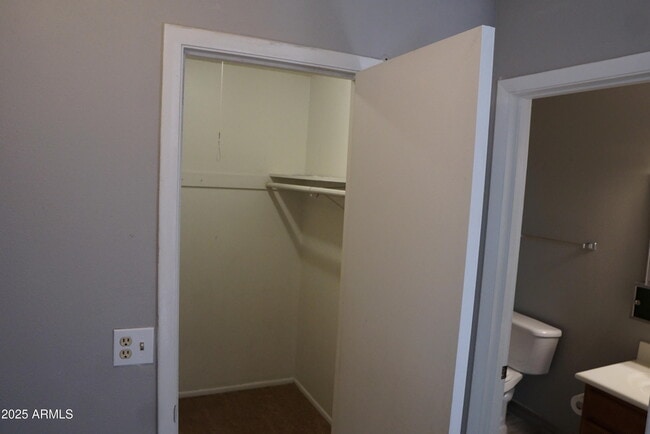 Building Photo - 4501 S Mill Ave