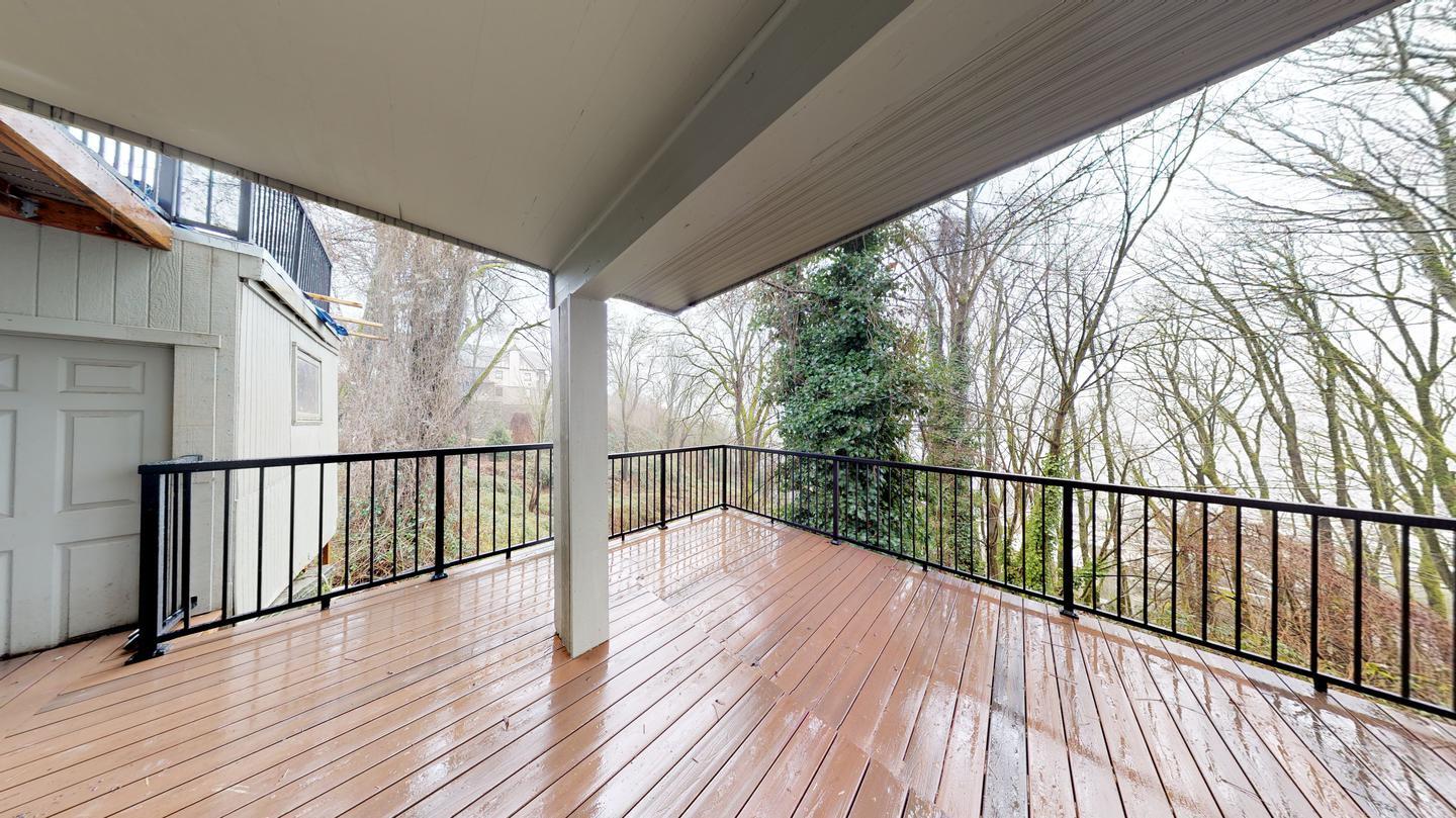 Building Photo - 1641 10th Ave E