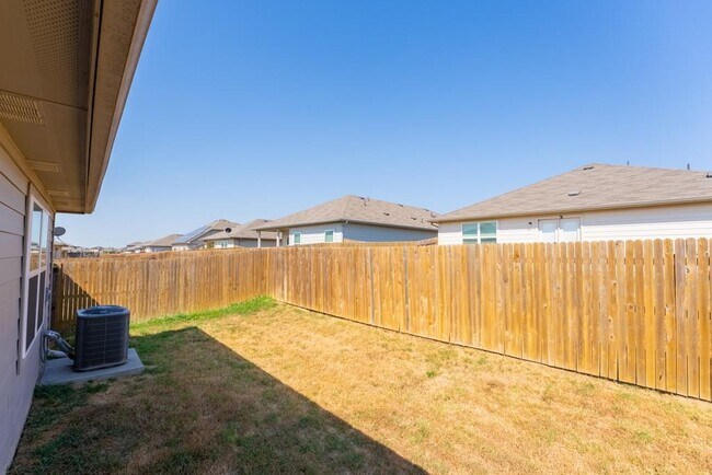 Building Photo - 5828 Roderick Dr
