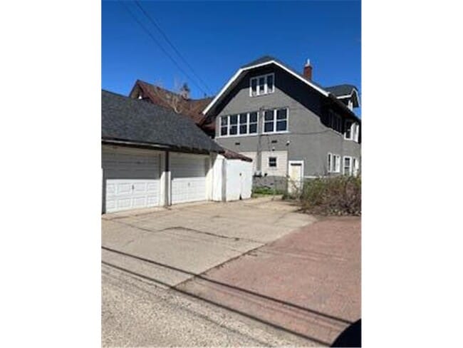 Building Photo - 3118 Oakland Ave