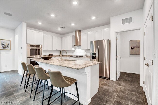 Building Photo - 7586 Lush Oasis Ave.