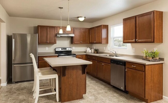 Building Photo - Large Colonial for Lease in Highly Rated Mattawan Schools