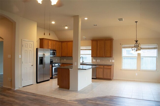 Building Photo - 100 San Simeon Dr