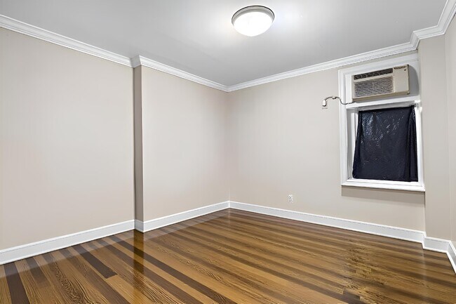 Building Photo - 151 SIP Ave