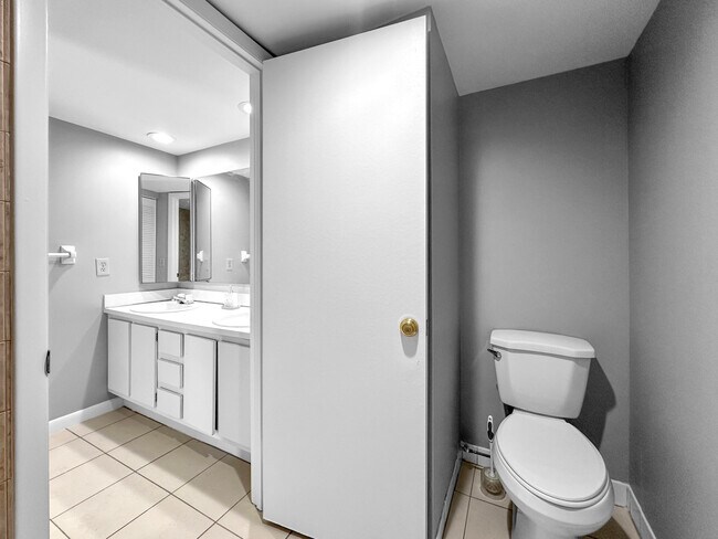 Building Photo - 166 Lake Arbor Dr