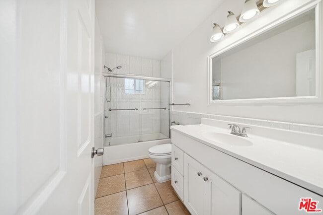 Building Photo - 112 S Detroit St