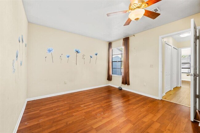 Building Photo - 4427 SW 21st Ln