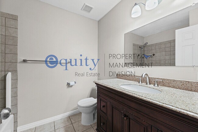 Building Photo - 7102 Brookhill Dr E