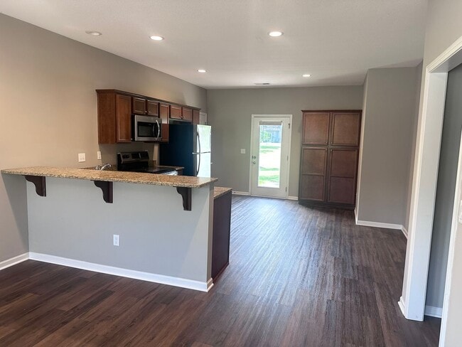 Building Photo - 2 Bed | 2 Bath | 1 Car Garage; Single Level Attached Villa in Blue Springs