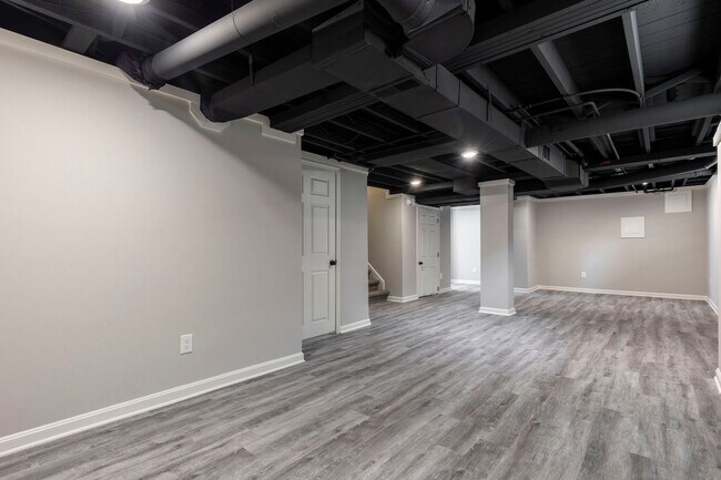 Building Photo - 2664 Kings Hwy