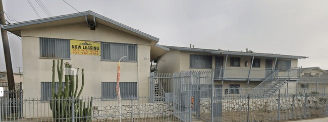 Building Photo - 831 E Pine St
