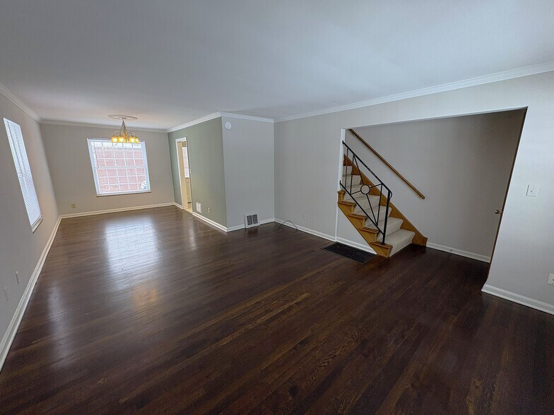 Building Photo - 2058 Harwitch Rd