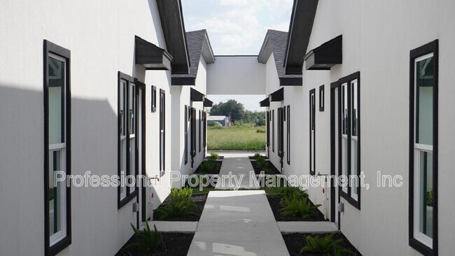 Primary Photo - 2813 Bravo Rd