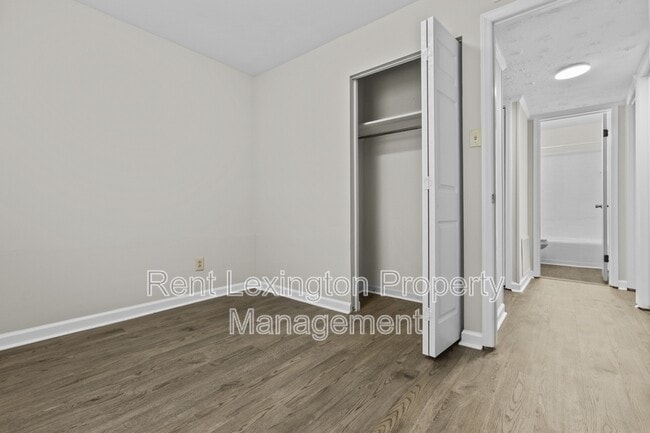 Building Photo - 1707 Sarasota Ct