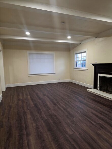 Building Photo - 833 N 4th Ave