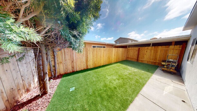 Building Photo - Modern 4 Bed 2 Bath House on Mary Lane!! (...