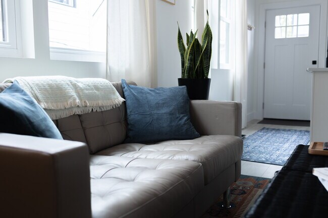 Building Photo - 1402 Fletcher Ave