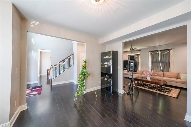 Building Photo - 6220 Polar Fox Ct