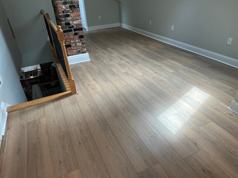 Second Floor Loft - 219 Randolph St NE