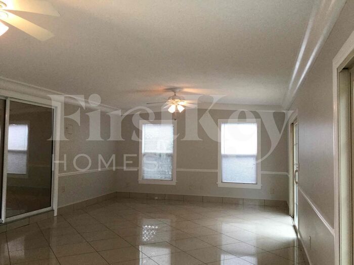 Building Photo - 7654 Balmy Ct