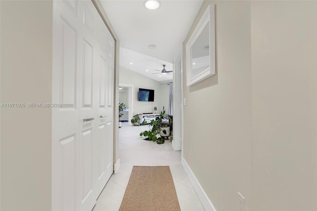 Building Photo - 2009 SE 10th Ave