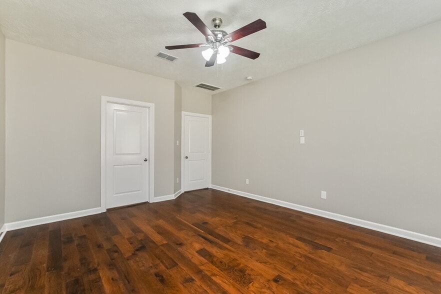 Building Photo - 7411 Quiet River Ln