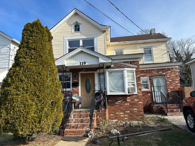 Primary Photo - 119 7th Ave