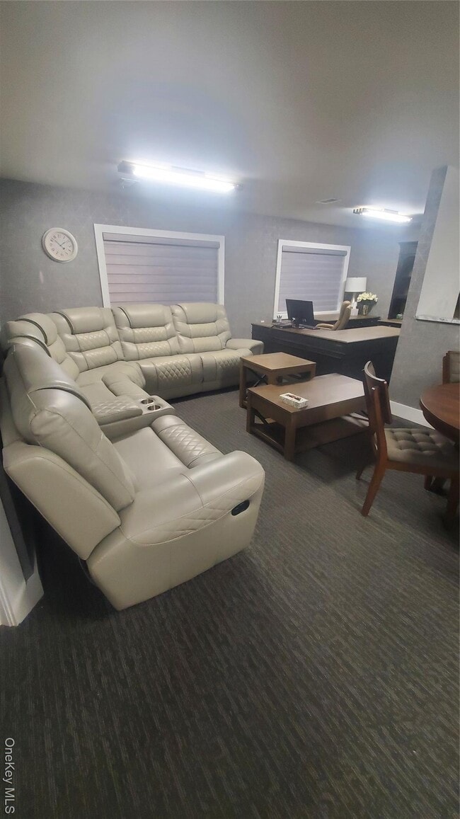 Building Photo - 702 Kennedy Dr