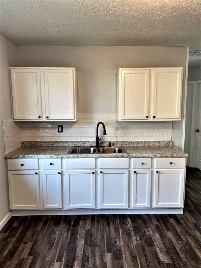 Building Photo - 508 Hickory St