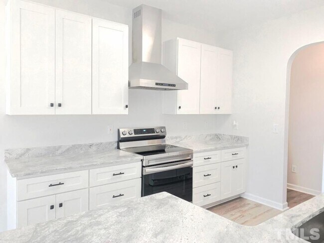 Building Photo - Charming 4 bedroom Ranch in Raleigh!