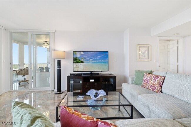 Building Photo - 6585 Nicholas Blvd