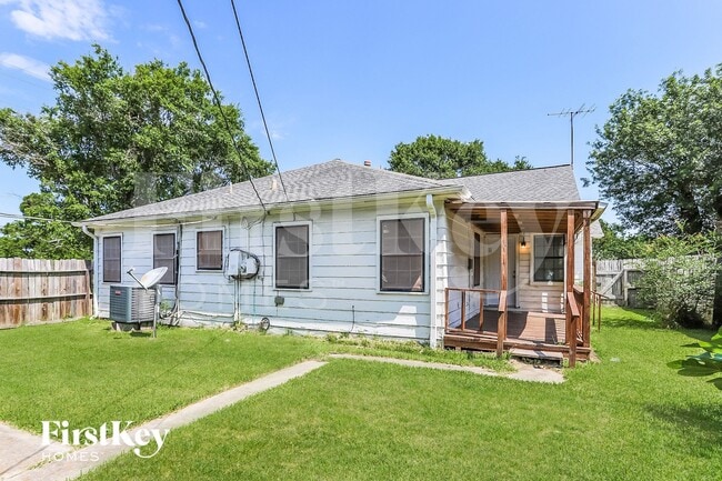 Building Photo - 1225 19th Ave N