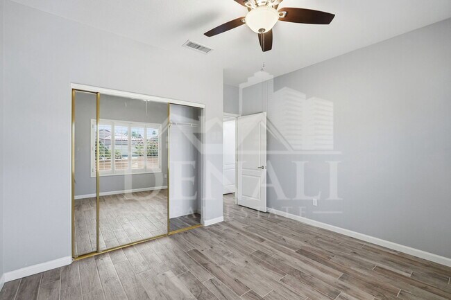 Building Photo - 16536 W Rock Springs Ln