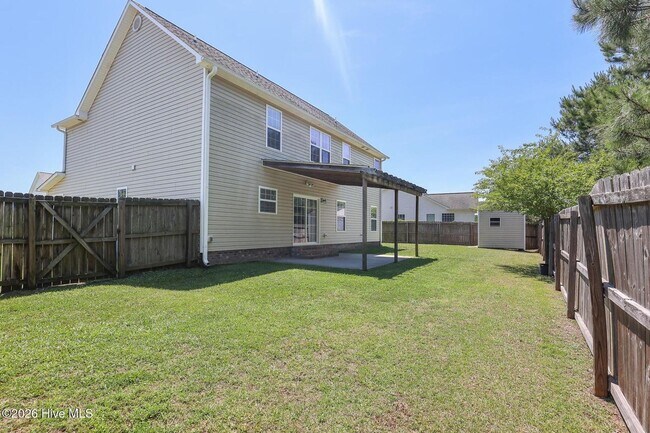 Building Photo - 204 Willoughby Ln