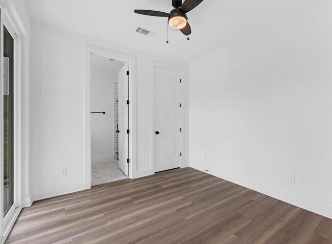 Building Photo - 5910 Val Verde St