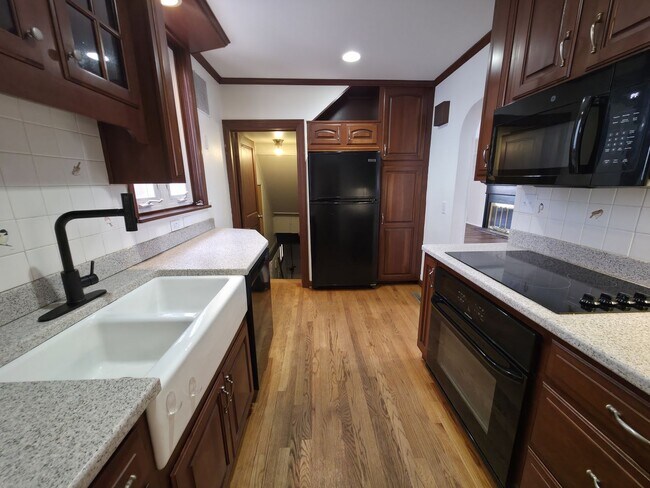 Building Photo - 3 Bed 1 Bath in Rochester PA