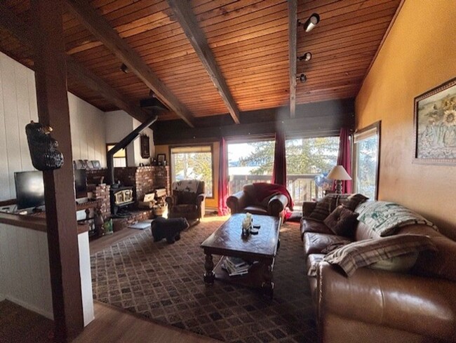 Building Photo - Spacious 4-Bedroom Townhome in Mammoth Lakes