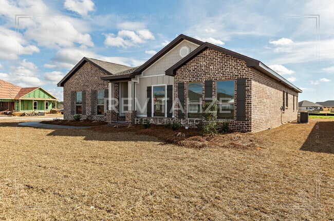 Building Photo - Brand-New 5BR Fairhope Home on Corner Lot with Garage